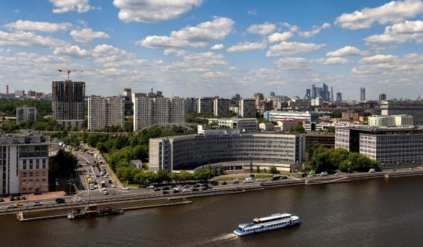 Завершен ремонт четырех набережных в центре Москвы