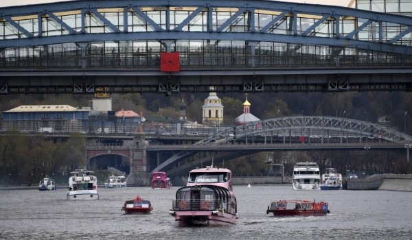 Около 2,6 млн человек совершили прогулки по Москве-реке в 2022 году