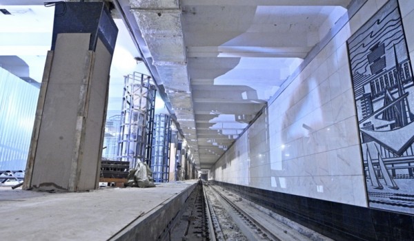 На станции БКЛ «Варшавская» завершен монтаж исторических панно