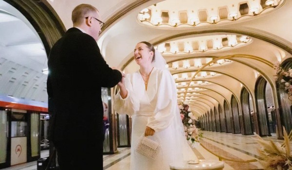 Две церемонии бракосочетания прошли на станции «Маяковская» в ночь с 19 на 20 ноября