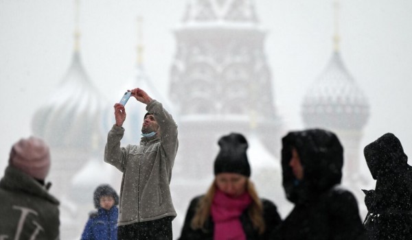 МЧС предупредило москвичей о снеге и гололедице во вторник