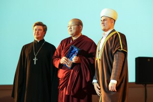 Фото с брифинга с представителями традиционных конфессий России