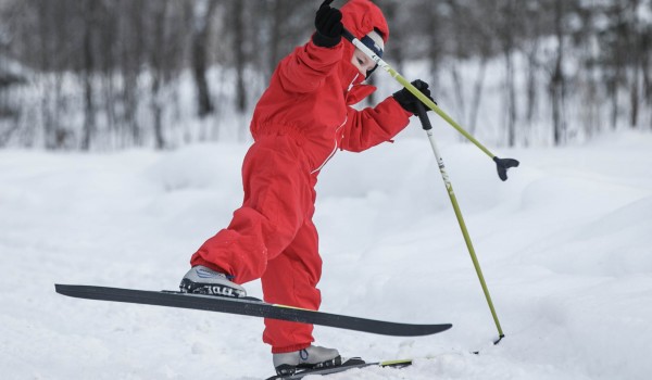 Спорт в парках и заказниках: Где искать снежные места для катания на лыжах в Москве?