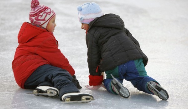 Активный отдых и свежий воздух: В каких парках Москвы покататься на коньках?