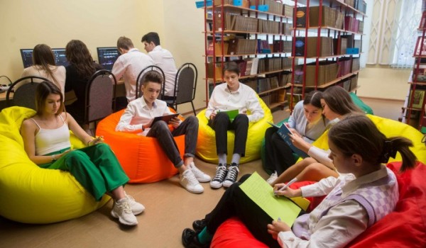 Московские школьники и родители учеников присоединились к акции «С теплом в сердце»