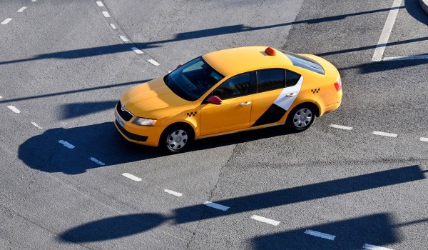 Дептранс: Московское такси перевозит в сутки более 1,6 млн человек