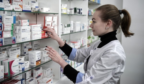 Спрос на жаропонижающие средства в аптеках Москвы снизился вдвое в новогодние праздники