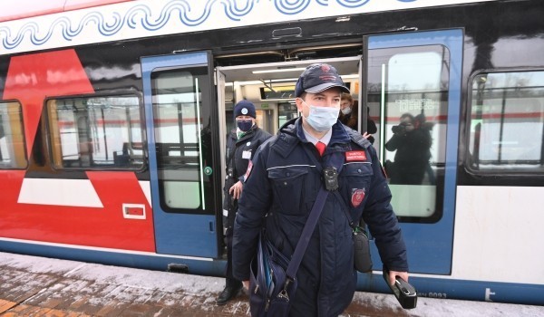 Москвичам напомнили об обязанностях контролера в общественном транспорте