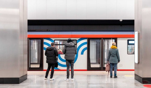 Дептранс: Пассажиров метро перевозит 60 поездов  «Москва-2020» с улучшенной навигацией