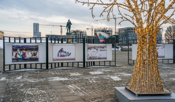 В Москве открыли три уличные фотовыставки о зимних видах спорта