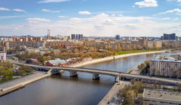 Собянин: Работы на Крутицкой набережной в районе Новоспасского моста завершат до конца года