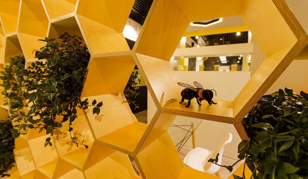 В экоцентре «Пчеловодство» Мосприроды пройдет выставка декоративно-прикладного творчества «Привет из сказки»