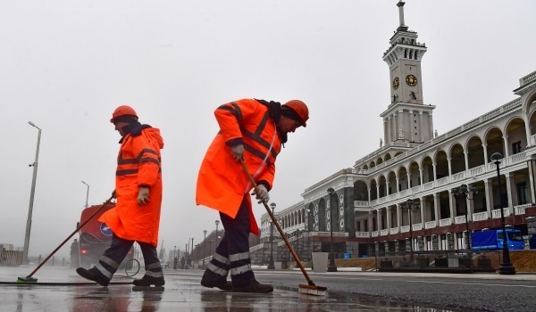 Коммунальный флот Москвы начали готовить к открытию речной навигации