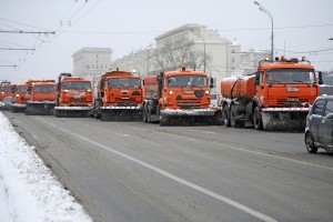 Собянин: В Москве создадут 4 сервисных центра эксплуатации коммунальной автотехники
