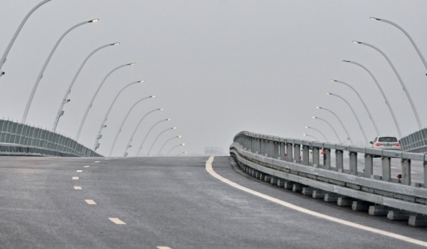 Лёвкин: Продолжается строительство автомобильного моста через реку Лиховорку