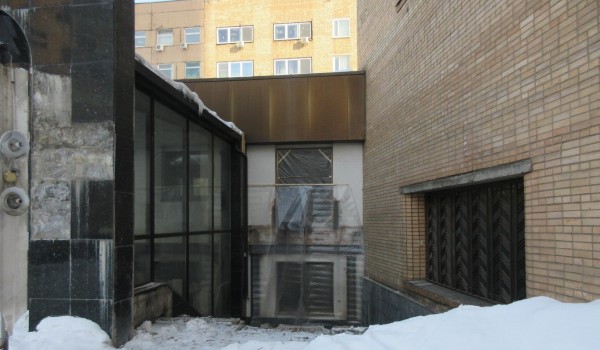 В Коньково пресекли незаконную реконструкцию здания