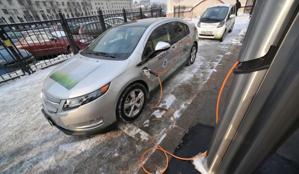 Более 14,5 тыс. раз с начала года владельцы электромобилей бесплатно парковались в Москве