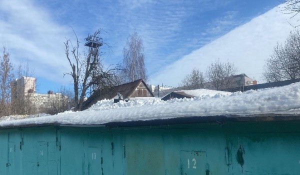 В Лианозово демонтировали незаконные надстройки к гаражам