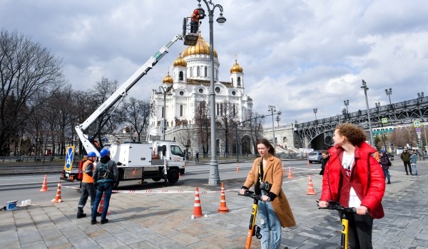 Более 500 тыс. элементов наружного освещения в Москве промоют и покрасят в апреле