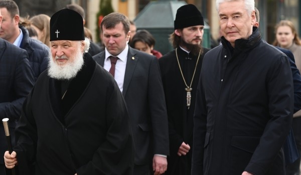 Собянин и Патриарх Кирилл посетили площадку «Пасхального дара» в Парке Горького