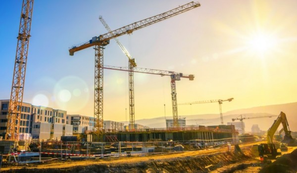 Ефимов: Городские операторы реализуют 17 проектов комплексного развития территорий