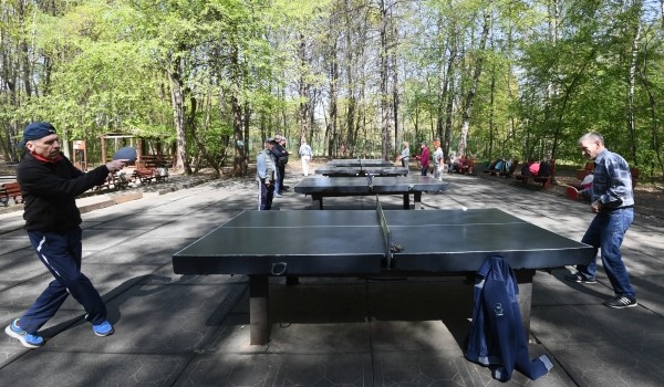 Более 350 площадок для занятий спортом летом откроют для москвичей в городских парках