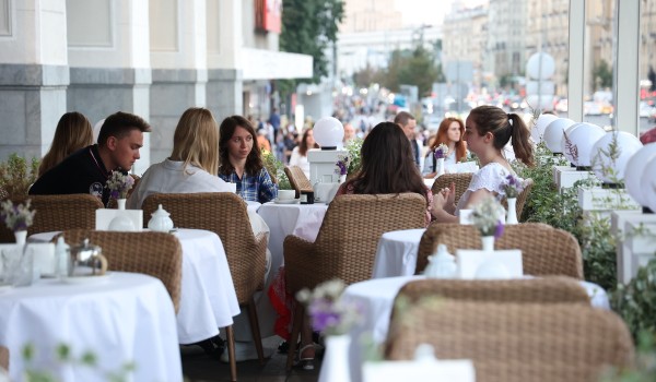 Москва продлевает гастрономический проект «Московский завтрак на верандах»