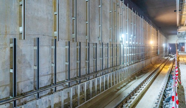 Бочкарёв: Началась архитектурная отделка платформы на станции «Генерала Тюленева» Троицкой ветки метро
