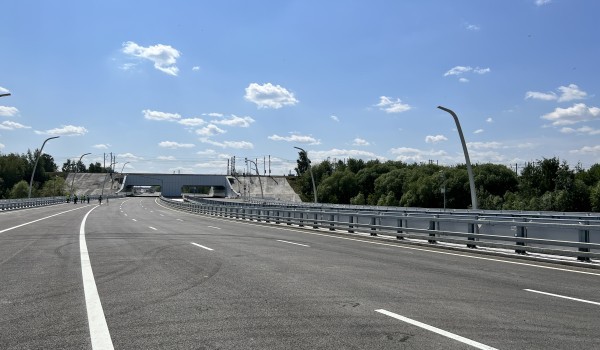 Загрутдинов перечислил знаковые дорожные объекты, которые достроят в 2023 году