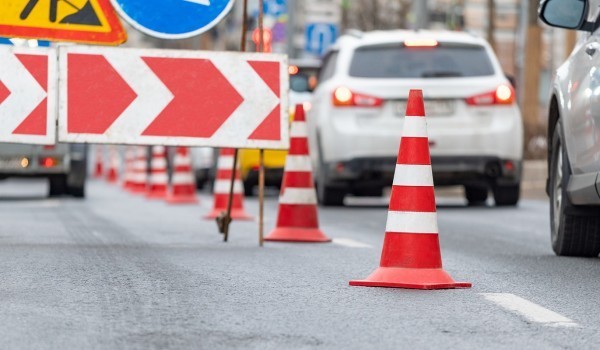 Движение на нескольких участках Автозаводской улицы ограничат с 2 июля до 10 октября