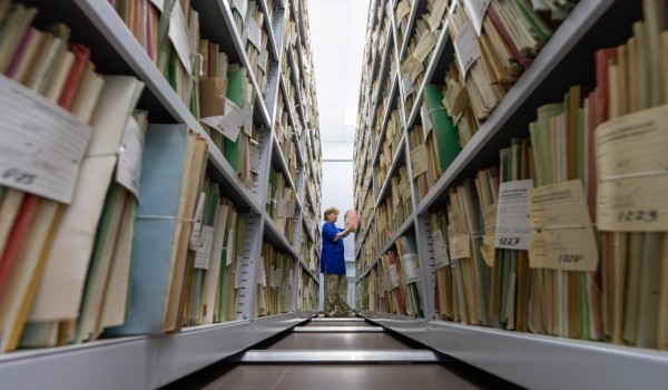 Собянин: Более 150 тыс. исторических документов о ВДНХ хранится в архиве Выставки