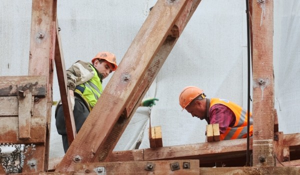 Незаконную реконструкцию здания под гостиницу пресекли пресекли на западе Москвы