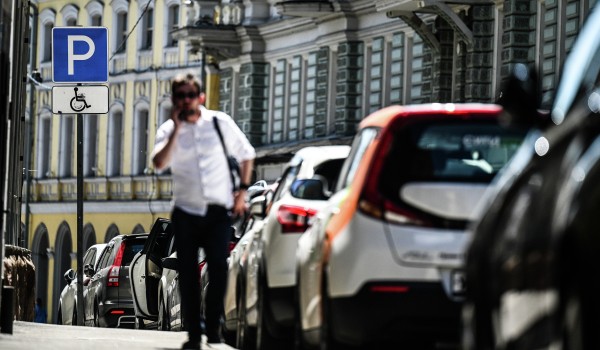 Более 21 тысячи парковочных мест приобрели жители столицы у города за пять лет