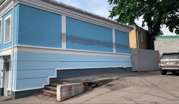 В Басманном районе демонтировали незаконную веранду