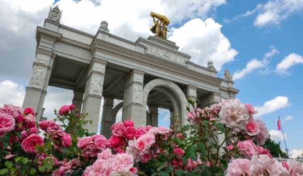 Сергей Собянин пригласил жителей и гостей города на фестиваль «Дружба народов» на ВДНХ