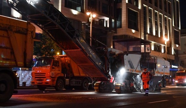 Более половины работ по замене асфальта в Москве завершено