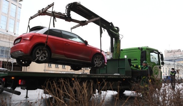 Около 83 тыс. неправильно припаркованных автомобилей эвакуировали в Подмосковье с начала года