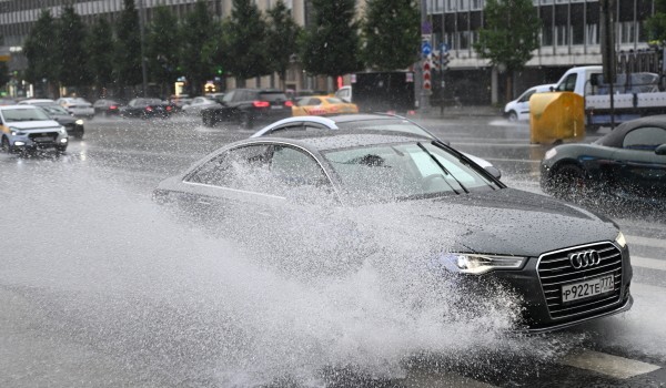 Дептранс призвал водителей быть внимательными на дороге из-за прогнозируемых грозы и града