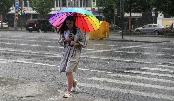Африканское тепло в Москве сменится грозовыми дождями в выходные