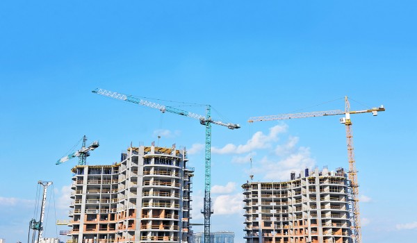 Собянин: На юге Москвы построили 24 дома по программе реновации