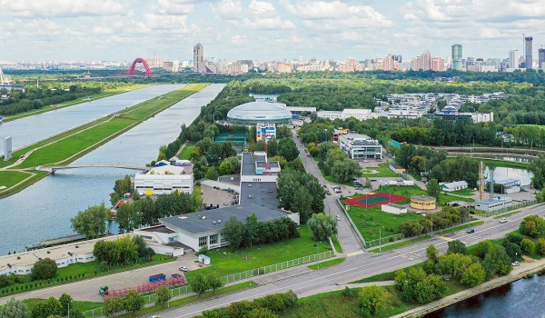 Автобусы не будут ходить 20 августа по Крылатской улице у Гребного канала