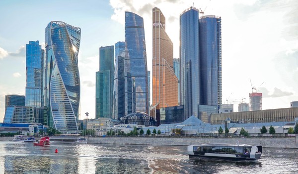 Речные электротрамвайчики и спасение животных. Как Москва заботится об окружающей среде?