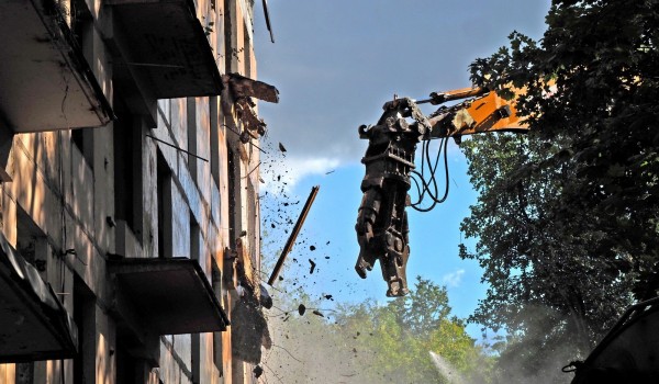 Бочкарёв: Годовой план по сносу домов старых домов в Москве выполнен на 50%