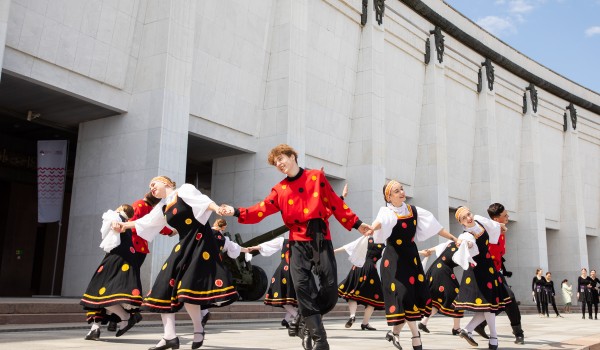 Масштабный танцевальный флешмоб пройдет у Музея Победы в День города