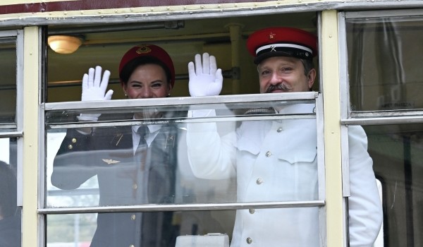 Более 100 тыс. жителей столицы и туристов стали зрителями парада трамваев в День города