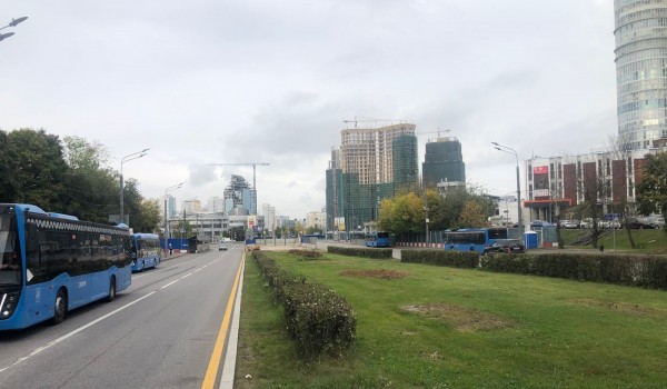 В Тропарево-Никулине демонтировали опасный мост-долгострой