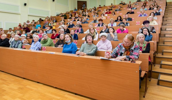 Занятия для участников «Московского долголетия» проводятся в 24 столичных вузах