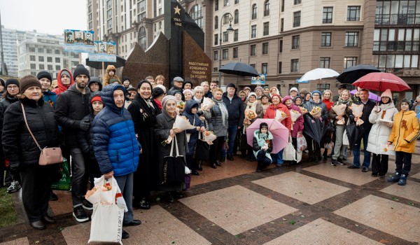 Новый памятник защитникам Отечества открыли в Хорошевском районе в канун Дня белых журавлей