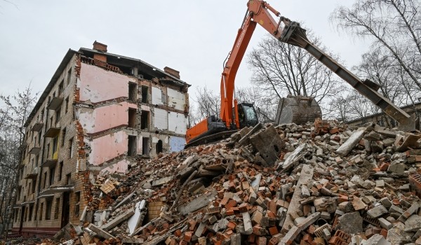 Около 10 домов снесли в рамках программы реновации в Можайском районе