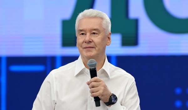 Собянин в преддверии Дня народного единства вручил награды выдающимся москвичам